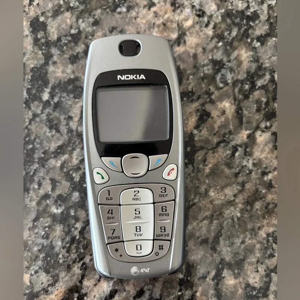 Vintage Nokia 3560 Phone w/Charger Battery & Packaging - For Collectors